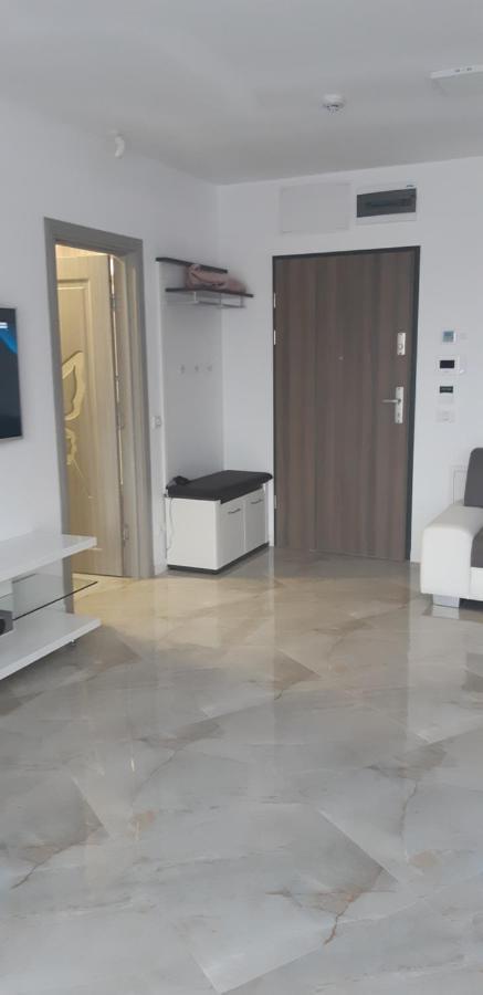 Aqua West Apartment Free Parking- Self Check-In Oradea Eksteriør billede