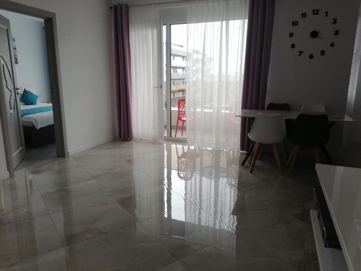 Aqua West Apartment Free Parking- Self Check-In Oradea Eksteriør billede