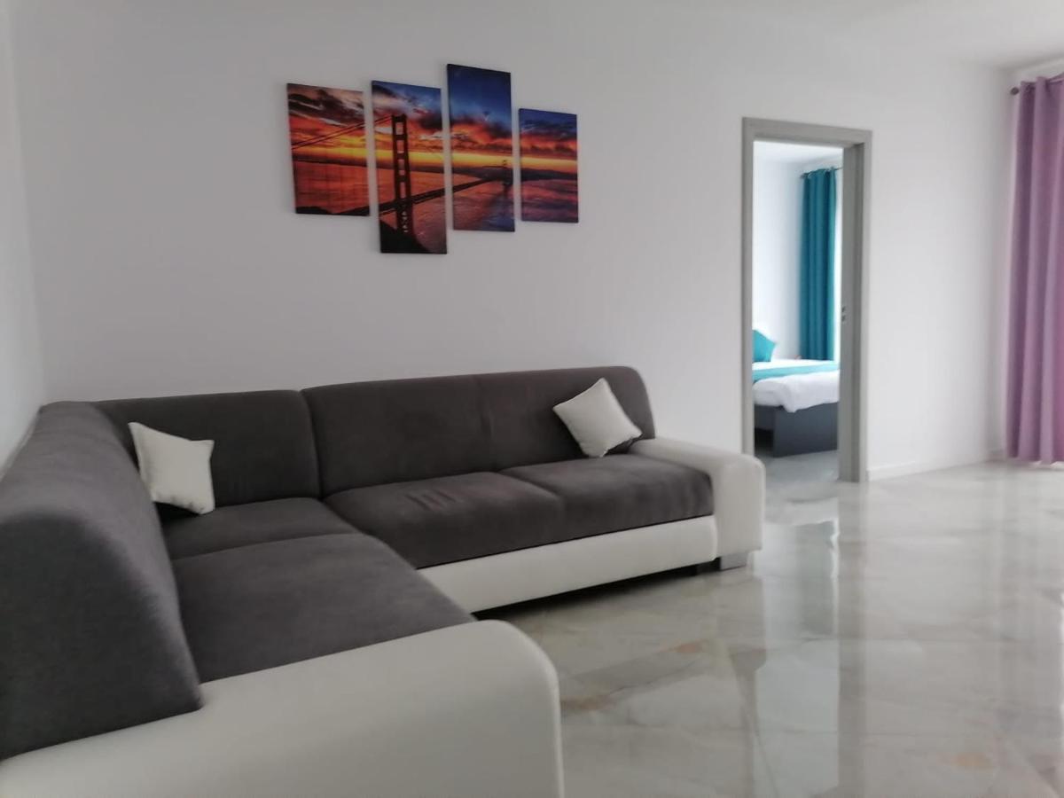 Aqua West Apartment Free Parking- Self Check-In Oradea Eksteriør billede